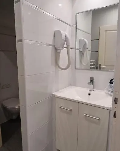 One Bedroom Andre Apartman