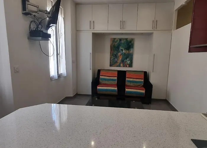 One Bedroom Andre *